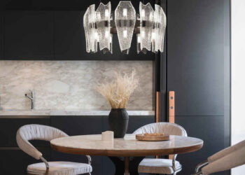 ПОЭЗИЯ И ЛЕГКОСТЬ сосуществуют в новой революционной коллекции Punk, разработанной Роберто Lazzeroni для Barovier&Toso и вдохновленной стилистическими выражениями 50-х и 60-х годов.